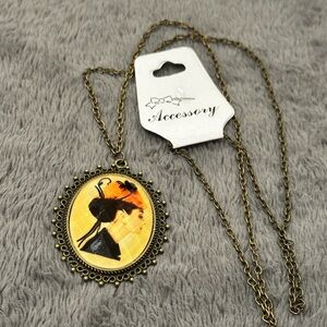Vintage Gold Pendant Necklace